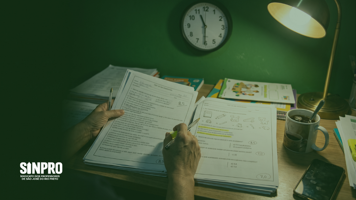 Cláusula 63: escolas notificadas não respondem e Sinpro Rio Preto orienta categoria